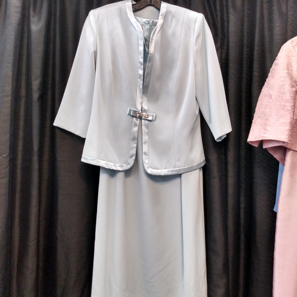 Dress suit